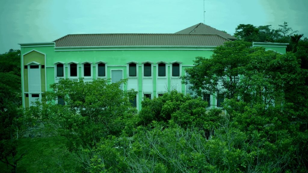 Area Halaman & Kompleks Asrama
